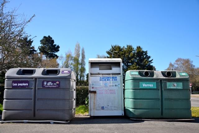 Suspension de la collecte des conteneurs à vêtements