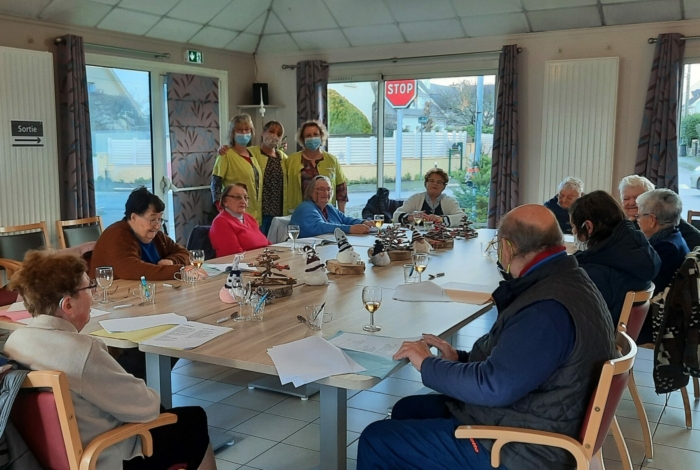 Remise des colis de Noël aux aînés de la commune